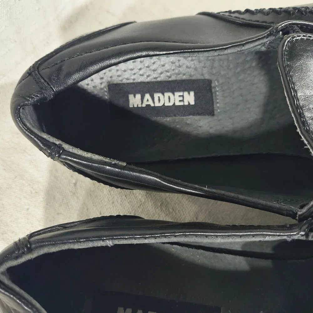 Steve Madden sleek stylish